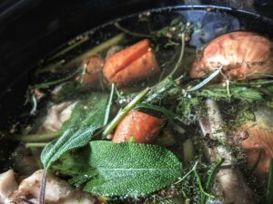 húsleves, zöldség, répa, hagyma