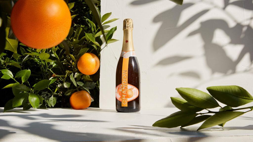 pezsgőspalack és narancsfa