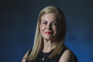 szőke nő, jammertal borbirtok