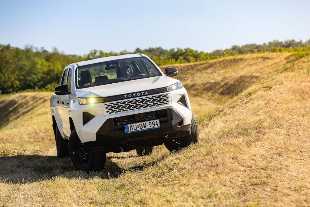 Toyota Hilux Dízel Hybrid 48V